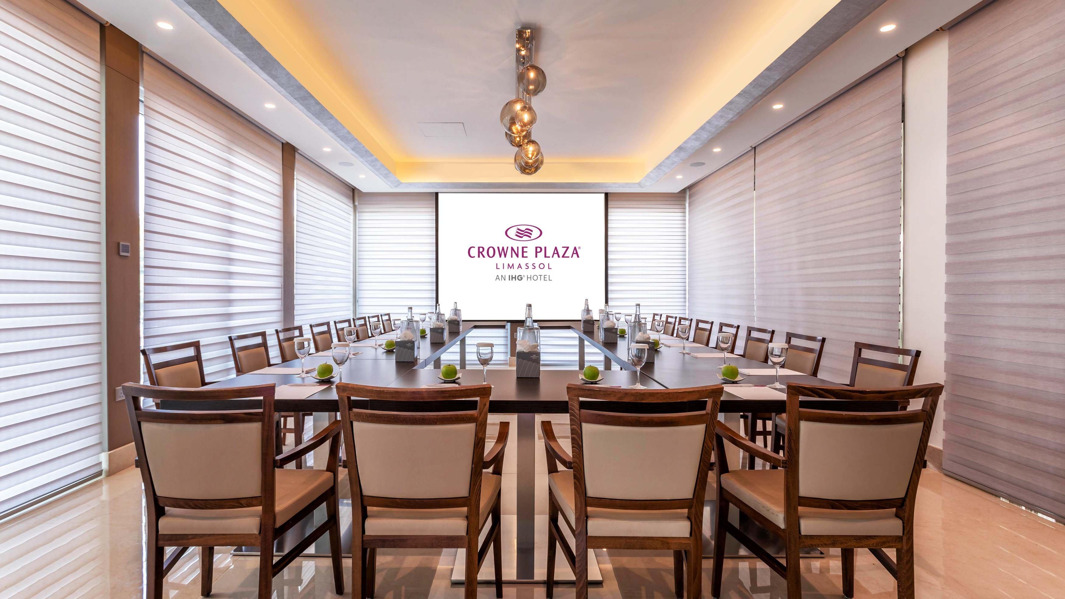 Crowne Plaza Limassol By Ihg Exterior foto