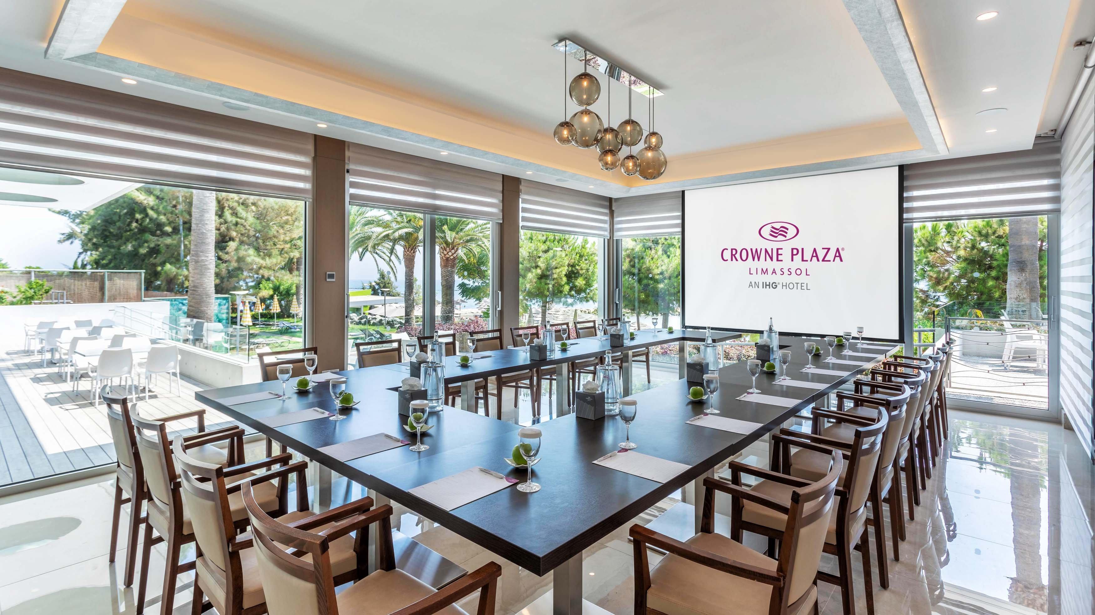 Crowne Plaza Limassol By Ihg Exterior foto